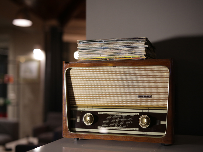 old radio Iskra Barrel